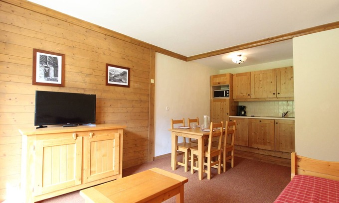 Val Cenis Apartment | Cozy apartment for 4 at the foot of the slopes with pool and parking