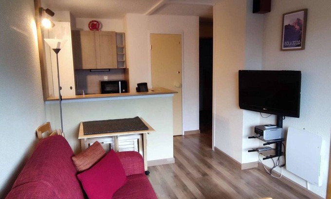 Isola Apartment | Cozy apartment 35m², 2 rooms with balcony, near slopes
