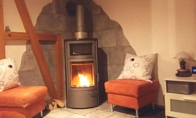 Buergstadt Apartment | Cozy apartment (92sqm) with fireplace and balcony