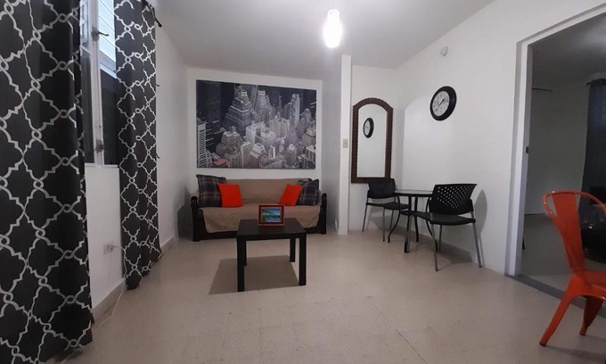 Cangrejo Arriba Apartment | Cozy Apartment across the San Juan Airport