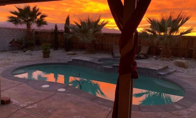Victorville Apartment | Cozy Apartment fast Wi Fi washer/dryer kitchen, pool & spa!n