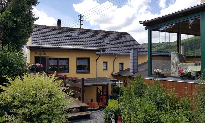 Irrel Condo | Cozy apartment for adults only for non-smokers, with beautiful outdoor facilities