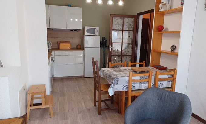 Albiez-le-Vieux Apartment | Cozy Apartment for 5 in Albiez-Montrond with Stunning Mountain Views