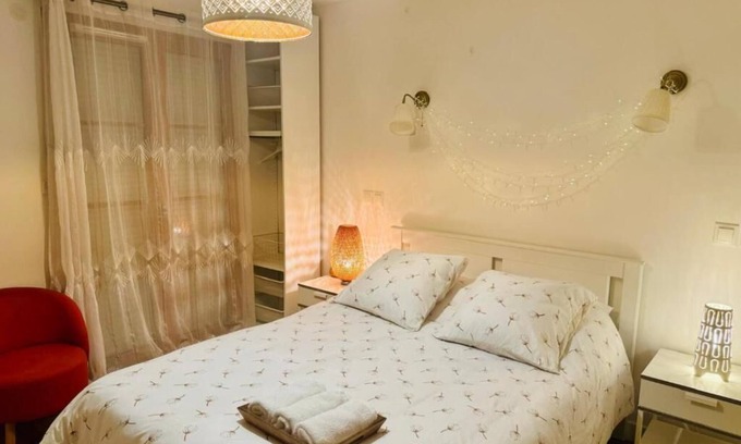 Rueil-Malmaison Apartment | Cozy Apartment in Rueil – Underground Parking – Quiet & Comfortable Near Paris