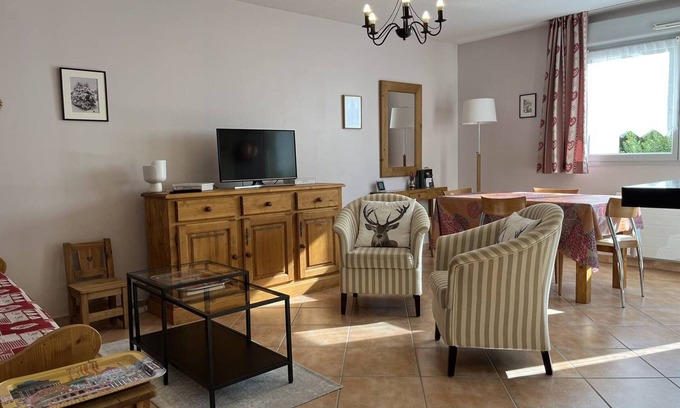 Villard-de-Lans Apartment | Cozy Apartment with Balcony, WiFi, and Free Parking near Ski Slopes