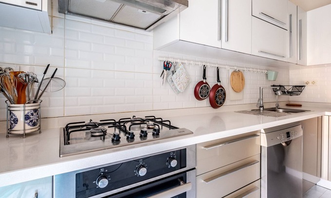 Bostanci Apartment | Cozy Apartment in Bostanci, Kadikoy