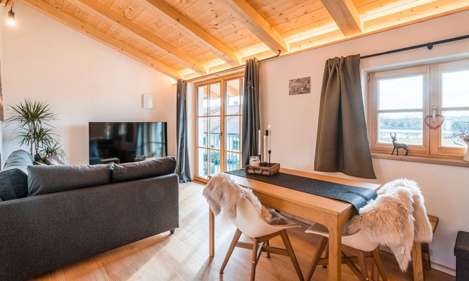 Obing Condo | Cozy apartment in Chiemgau with lake and mountain views