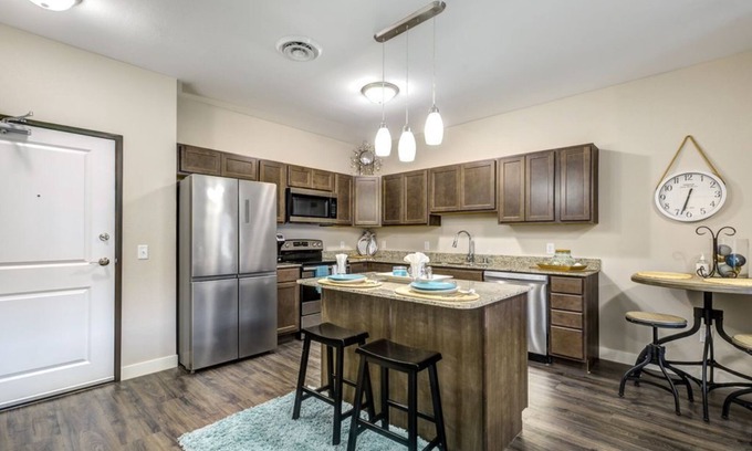 Mankato House | Cozy Apartment in Clubhouse building at Woodside Apartments