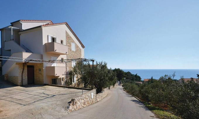 Ivan Dolac Apartment | Cozy apartment in Ivan Dolac with WiFi