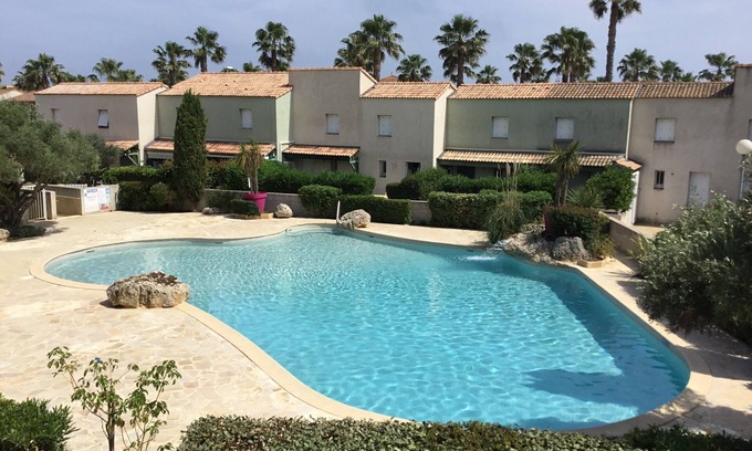 Valras-Plage Apartment | COZY APARTMENT, MODERN, BRIGHT, BEAUTIFUL SWIMMING POOL 4 PERS. FULLY RENOVATED