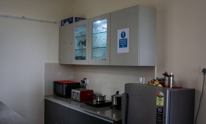 Chicalim Apartment | Cozy Apartment w/sea facing views w/all amenities including an infinity pool