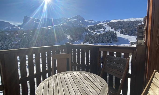 Saint-Etienne-en-Devoluy Apartment | Cozy apartment with views of the slopes