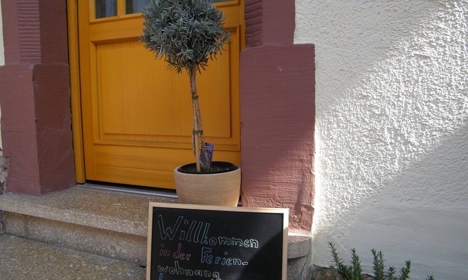 Gocklingen Apartment | Cozy apartment with Mediterranean Winzerhof Weinhaus Fabio