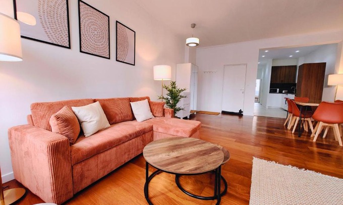 Tourcoing Apartment | Cozy Apartment with View of the Grand Place 6 p