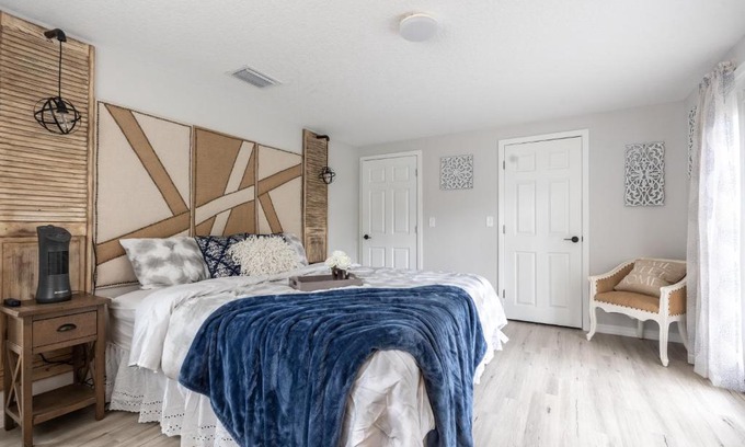 Lake Eola Heights Apartment | Cozy Apartments in the Triplex House, Historic District of Orlando