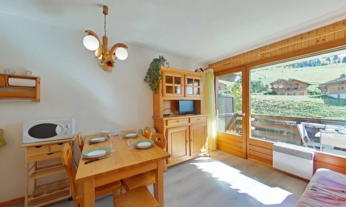 Le Grand-Bornand Apartment | Cozy apt for 5, 300m to slopes, parking, pets allowed