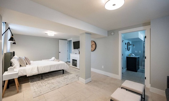 Lynchburg Apartment | Cozy Apt | Near LU | Newly Renovated!