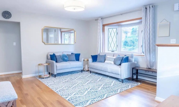 Claremont House | Cozy Arlington House: Family Friendly:15-min DC