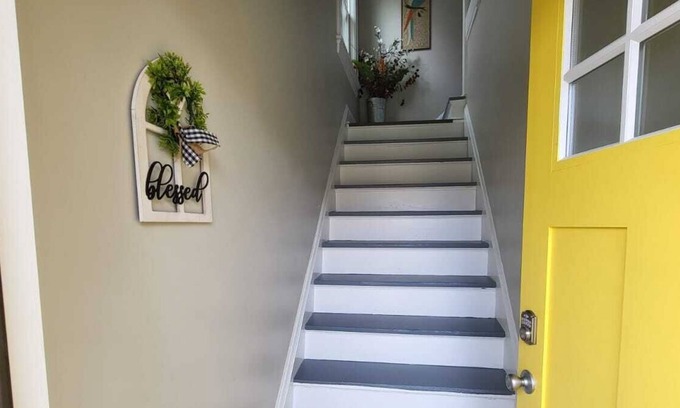 Avondale Apartment | Cozy Avondale Newly Renovated 3 bedroom Apartment, Near Major attractions