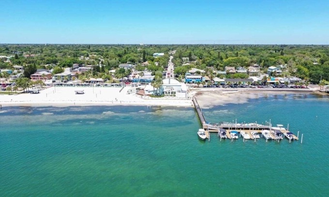 Gulfport House | Cozy Beach Cottage Yards From The Beach And Restaurants!