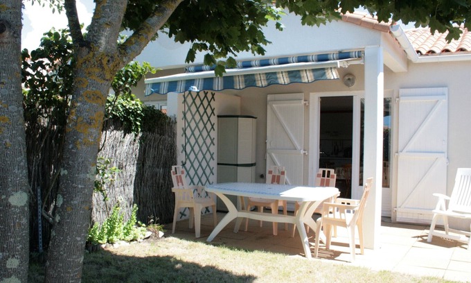La Tranche-sur-Mer House | Cozy Beach House Near Shops, Terrace, and Parking