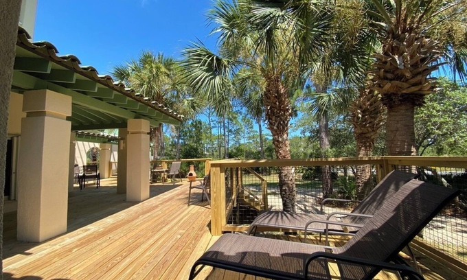 Plantation House | Cozy beach in a private community. 4-bdr/3.5-bath. Sleeps 12. Min 3-night stay.