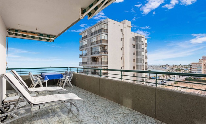 Fuengirola Apartment | Cozy beachfront apartment by Costarentals - Ref 25