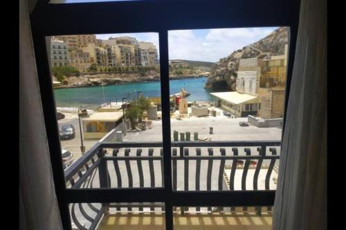 Xlendi Apartment | Cozy beachside