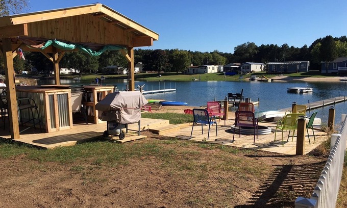 Mears Cottage | Cozy Bear Cottage is located on Lakefront In Silver Lake Mears, Mi