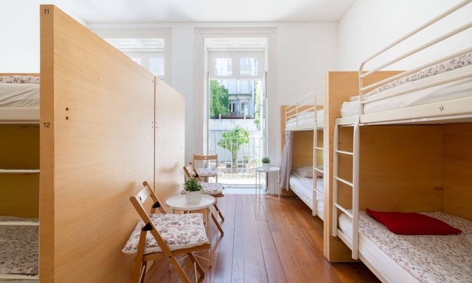 Uniao de Freguesias do Centro House | Cozy Bed in Dorm @ Porto Lounge Hostel by Host Wise (1)