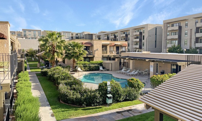 Camelback East Condo | Cozy Biltmore Condo with Heated Pool and Hot Tub