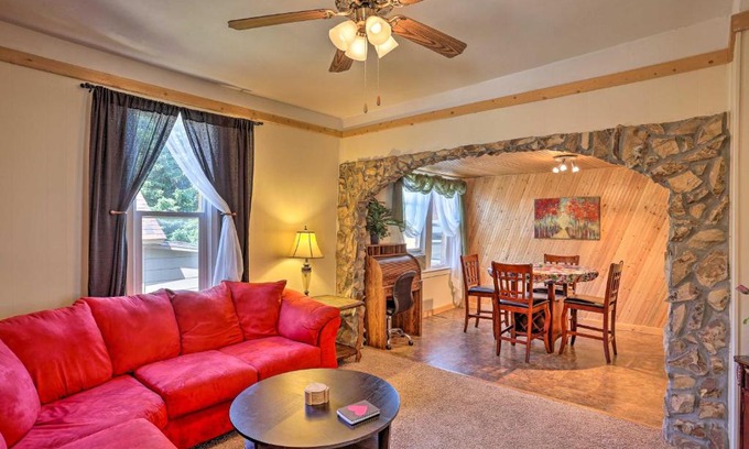 Deadwood House | Cozy Black Hills Cabin with Deck about 3 Mi to Deadwood!