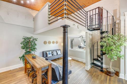 Clifton Heights House | Cozy Boho-Chic Loft about 2 Mi to Downtown Cincinnati