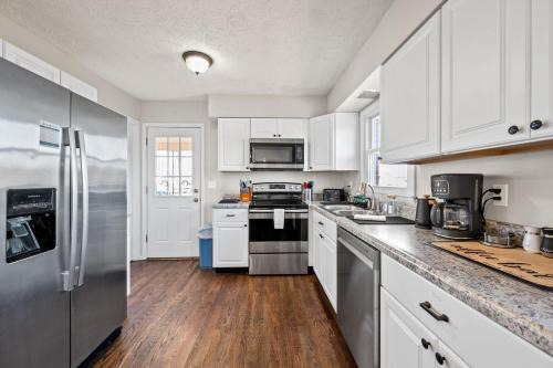 Williamstown House | Cozy Brick Cottage near Ark