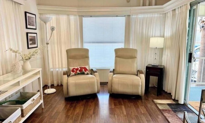 Mesa House | Cozy Bright Park Model, Vibrant 55+ many Amenities