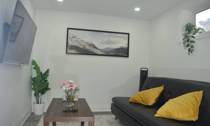 Wexford House | Cozy bright private basement apartment in the heart of Scarborough