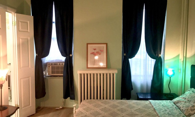 McGinley Square Apartment | Cozy Brownstone Apt in Jersey City Easy Short Commute to NYC