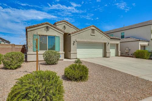 Tartesso House | Cozy Buckeye Home with Patio and Fire Pit!