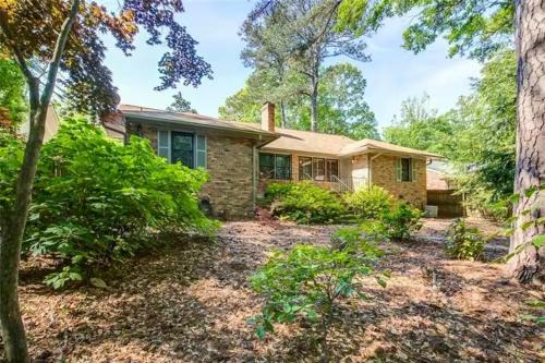Peachtree Hills House | Cozy Buckhead Home - close to everything!