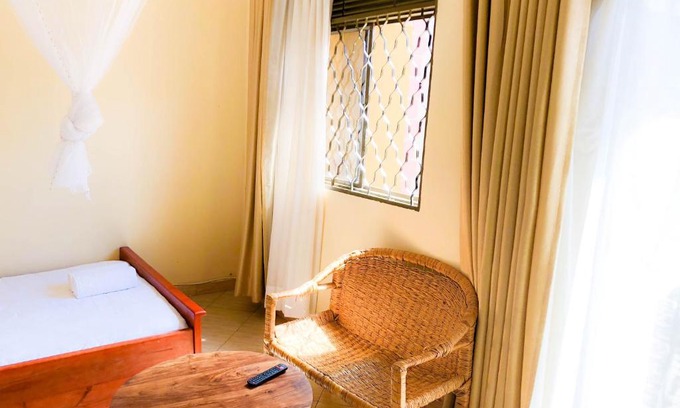 Kampala Apartment | Cozy Bukoto Studio, unlimited WiFi, Netflix & Close to Acacia