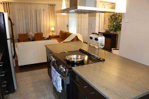Moncton House | Cozy Bungalow - 6 min to Downtown Moncton NB
