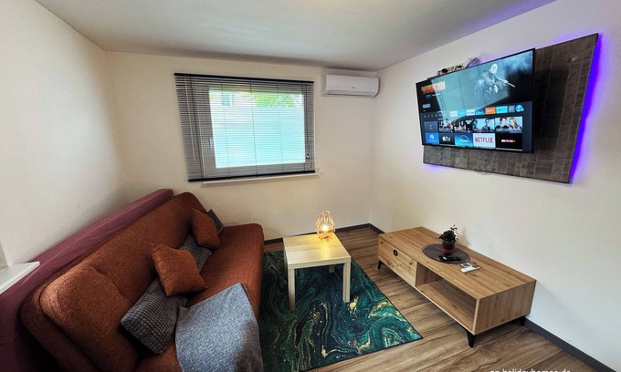 Lurup House | Cozy bungalow in Hamburg near Volksparkstadion