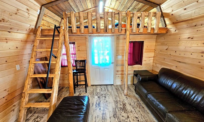 Dry Ridge Cabin | Cozy cabin 8 minutes from Ark Encounter!