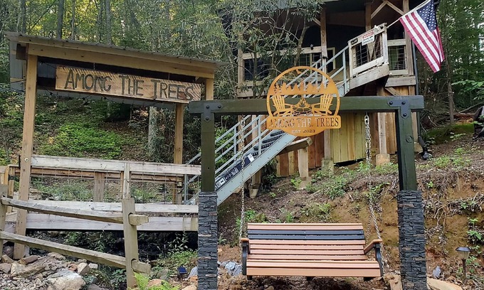 Indian Rock Springs Cabin | Cozy cabin close to white water rafting, ziplining, hiking & Harrah's casino.