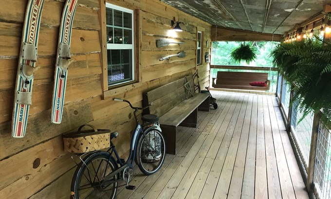 Rock Island Cabin | Cozy Cabin, Fire Pit, with Hot Tub Next To Rock Island State Park