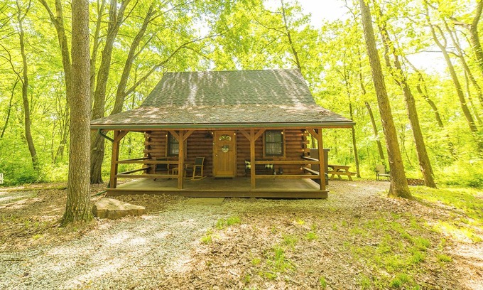 New Plymouth Cabin | Cozy Cabin for Two with Hot Tub and Fire Pit