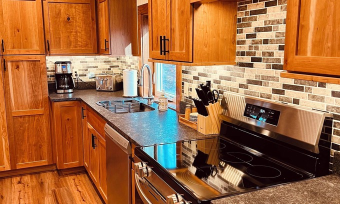 Harbor Springs Cabin | Cozy Cabin Getaway in Harbor Springs