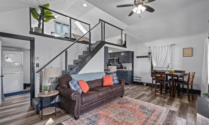 Lynn Center Cabin | Cozy cabin in Pleasant Valley with AC - perfect getaway spot