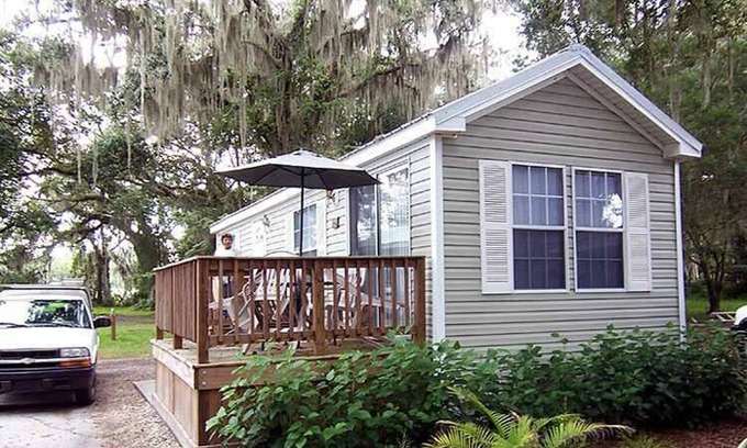 Inverness Cottage | Cozy Cabin in riverfront resort