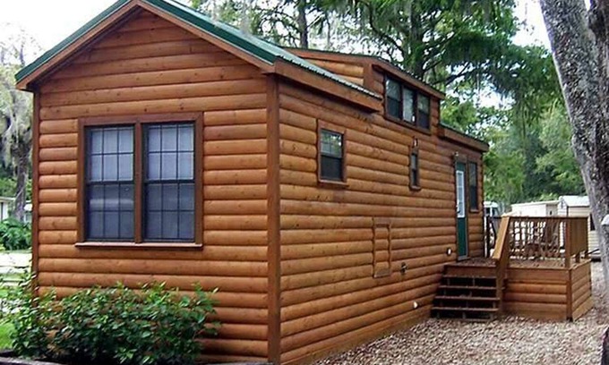 Inverness Cabin | Cozy Cabin in riverfront resort